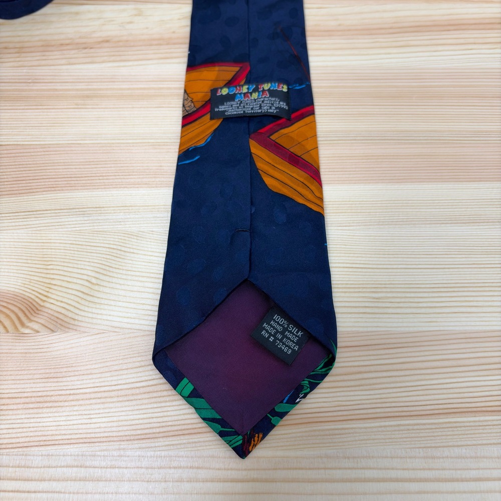 VTG 93 Looney Tunes Mania Silk Tie Fishing Bugs Bunny Daffy Duck Taz Warner Bros - Picture 2 of 7